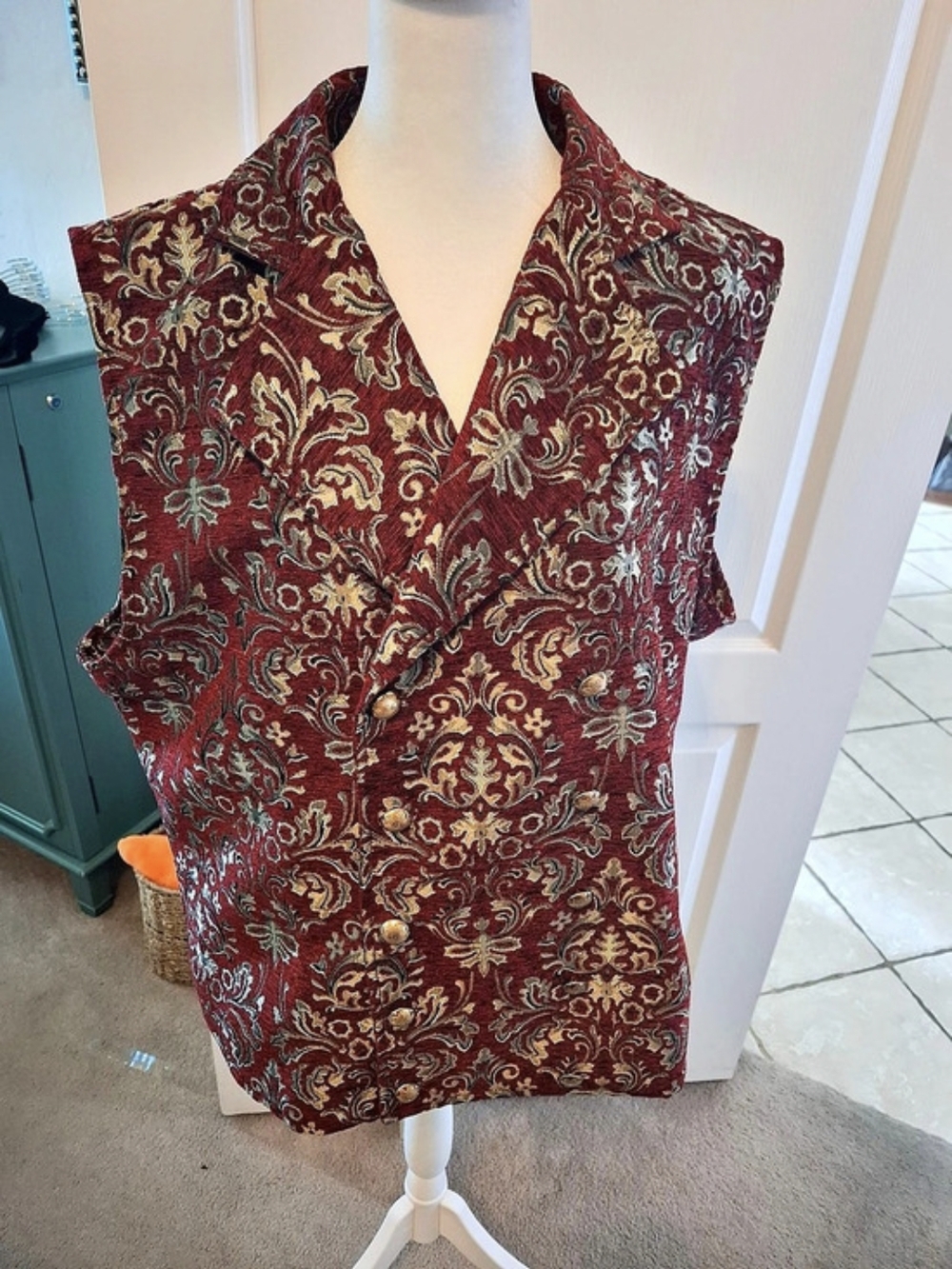Vatpave Brocade Pattern Vest in Red & Gold NWT